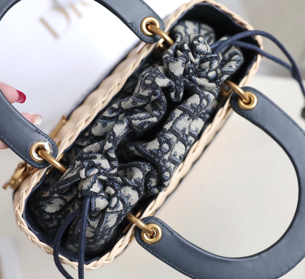 LADY 24 BASKET BAG IN BLACK OBLIQUE JACQUARD MIX BEIGE WICKER