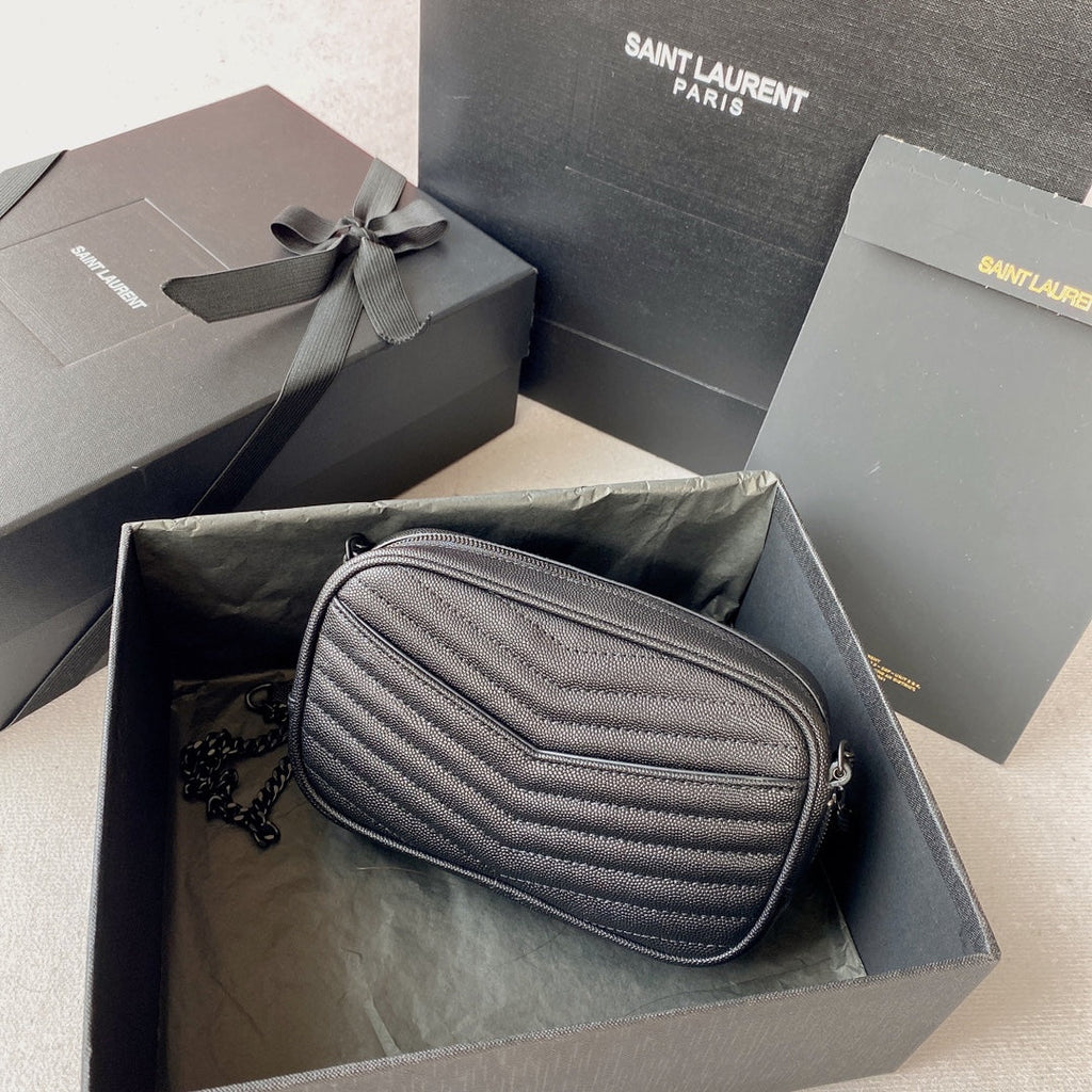 LOU MINI-KAMERATASCHE 19 ZOLL SCHWARZ KAVIAR-MUSTER KALBSLEDER SCHWARZE BESCHLÄGE