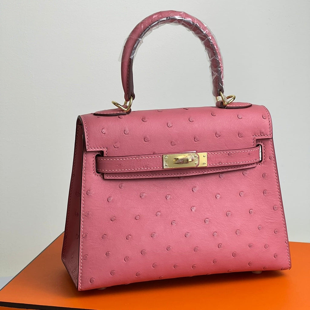 KELLY TASCHE 20 IN ROSA STREITLEDER MIT GOLDENEN BESCHLÄGEN (AUF BESTELLUNG GEFERTIGT)