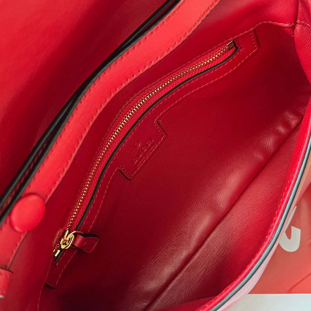 BLONDIE SCHULTERTASCHE 28 IN ROTES LAMMLEDER GOLDENE BESCHLÄGE