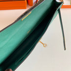 KELLY CUT 31 IN GREEN FOREST CALFLEDER MIT GOLDENEN HARDWARE