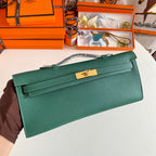 KELLY CUT 31 IN GREEN FOREST CALFLEDER MIT GOLDENEN HARDWARE