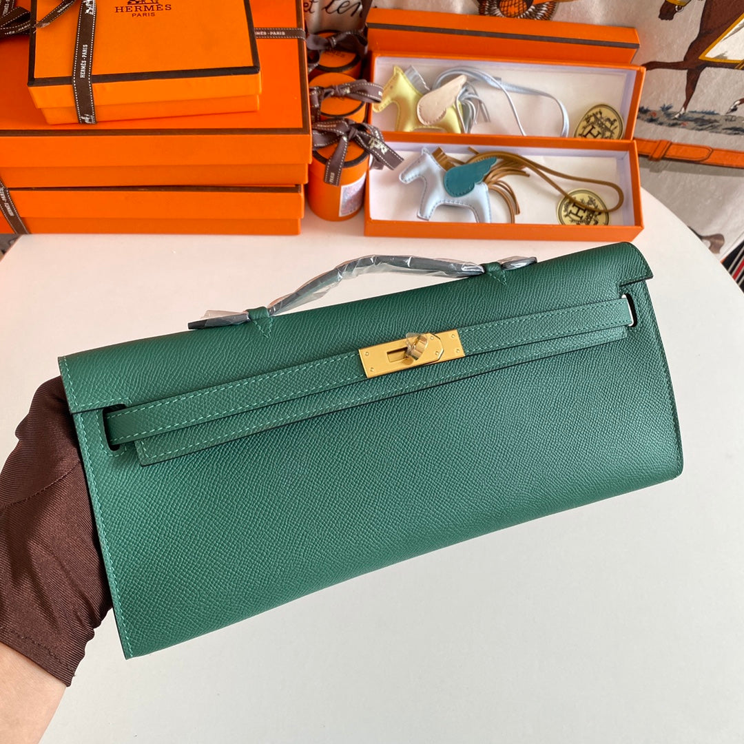 KELLY CUT 31 IN GREEN FOREST CALFLEDER MIT GOLDENEN HARDWARE