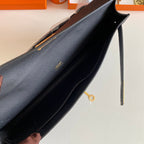 KELLY CUT 31 IN SCHWARZEM KALBSLEDER MIT GOLDENEN BESCHLÄGEN