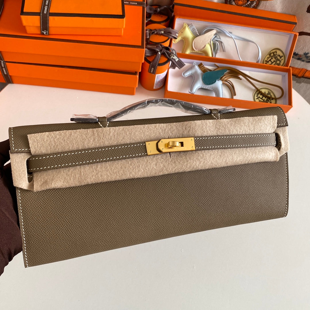 KELLY CUT 31 IN MOCHA BROWN CALFLED WITH GOLD HARDWARE