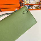 KELLY CUT 31 IN APPLE GREEN CALFSKIN WITH GOLD HARDWARE