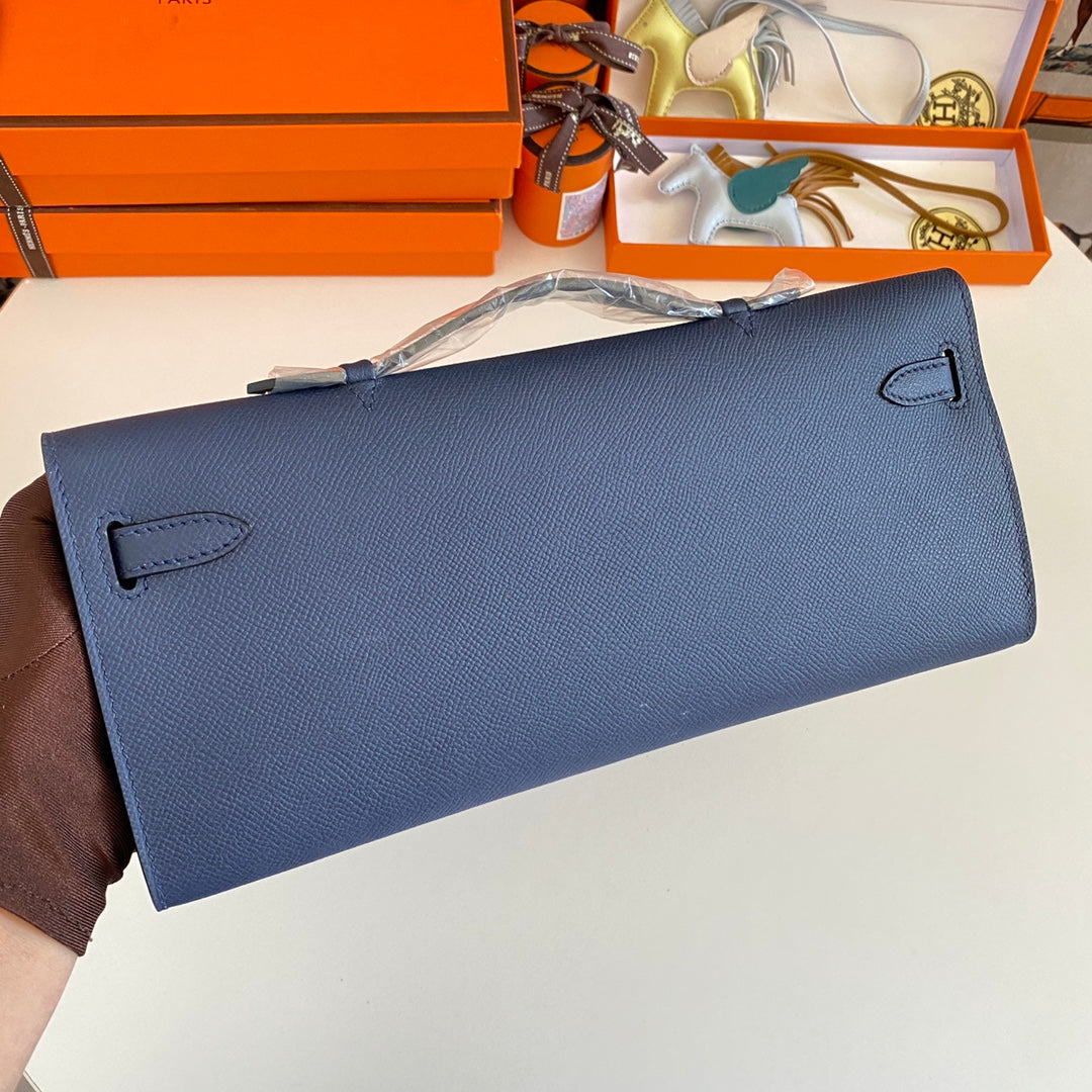 KELLY CUT 31 IN KLASSISCHEM BLAUEM KALBSLEDER MIT GOLDENEN BESCHLÄGEN