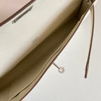 KELLY CUT 31 IN BEIGE CREME KALBSLEDER MIT SILBERNEN BESCHLÄGEN