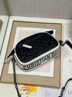 VIBE HOBO 22 TASCHE AUS SCHWARZEM KALBSLEDER