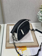 VIBE HOBO 22 TASCHE AUS SCHWARZEM KALBSLEDER