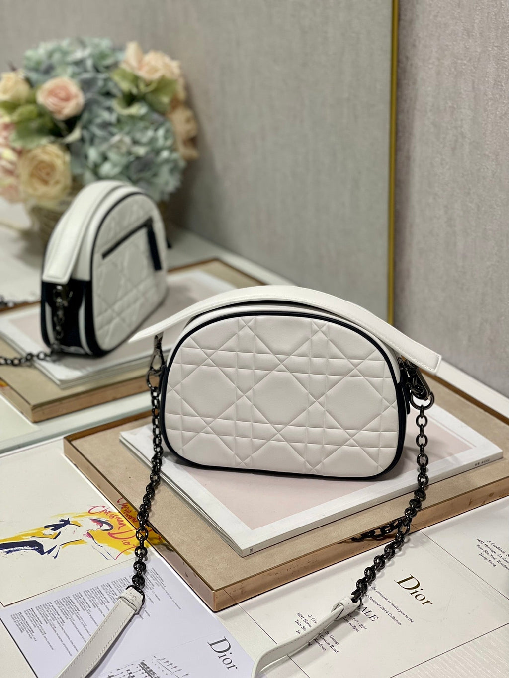 VIBE HOBO 22 TASCHE AUS WEISSEM KALBSLEDER