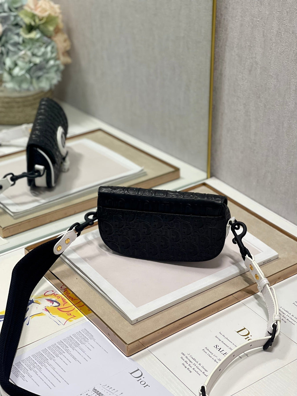 BOBBY EAST-WEST 21 TASCHE IN SCHWARZEM LAMMLEDER