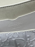 BOBBY EAST-WEST 21 Tasche aus weißem Lammleder