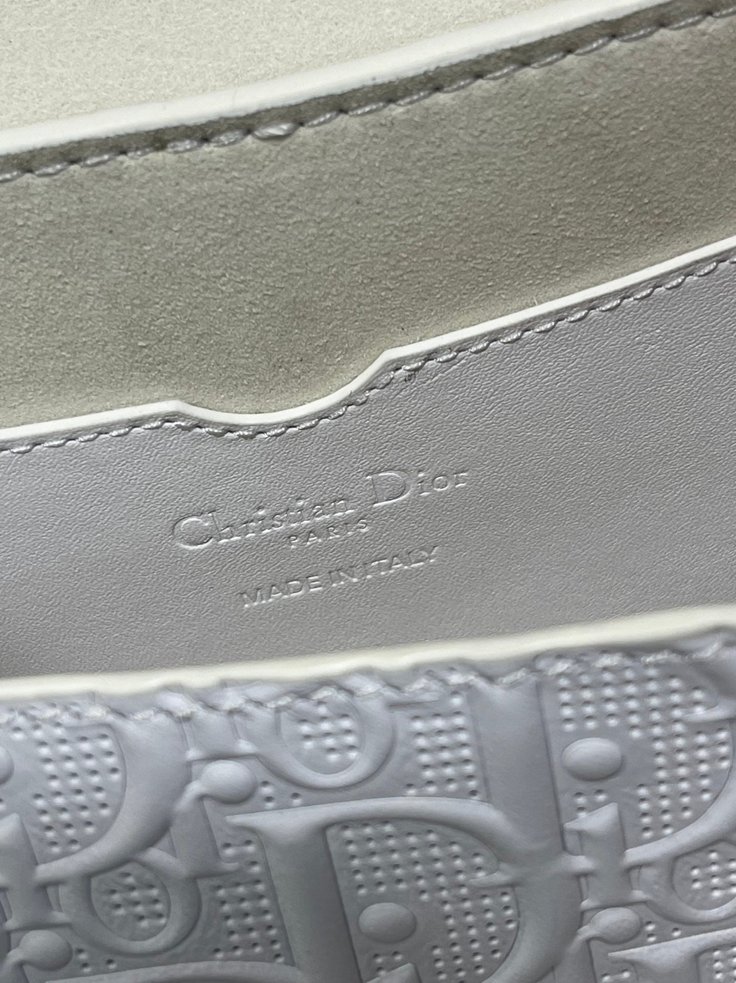 BOBBY EAST-WEST 21 Tasche aus weißem Lammleder