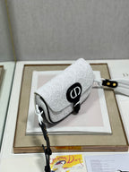 BOBBY EAST-WEST 21 Tasche aus weißem Lammleder