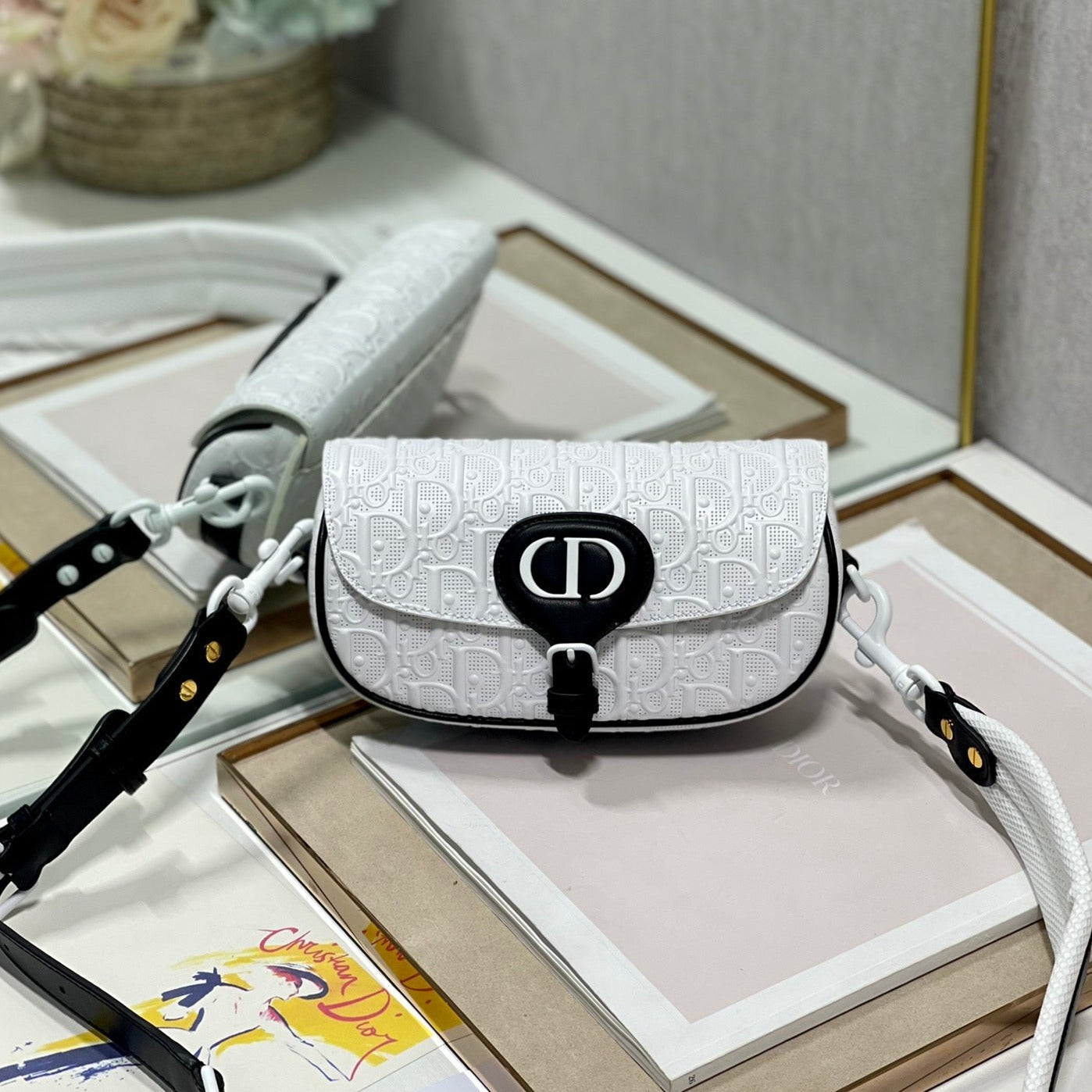 BOBBY EAST-WEST 21 Tasche aus weißem Lammleder