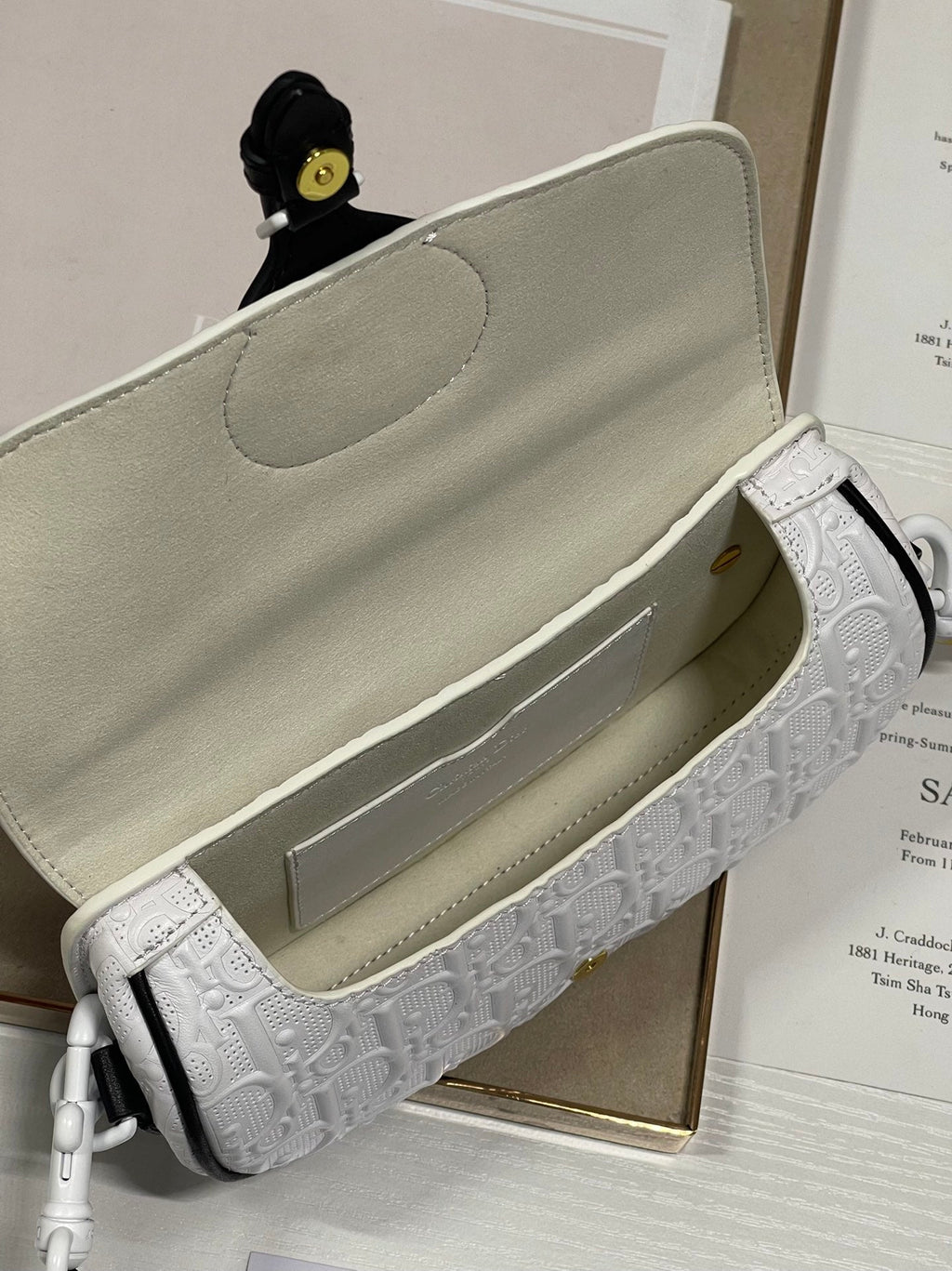 BOBBY EAST-WEST 21 Tasche aus weißem Lammleder