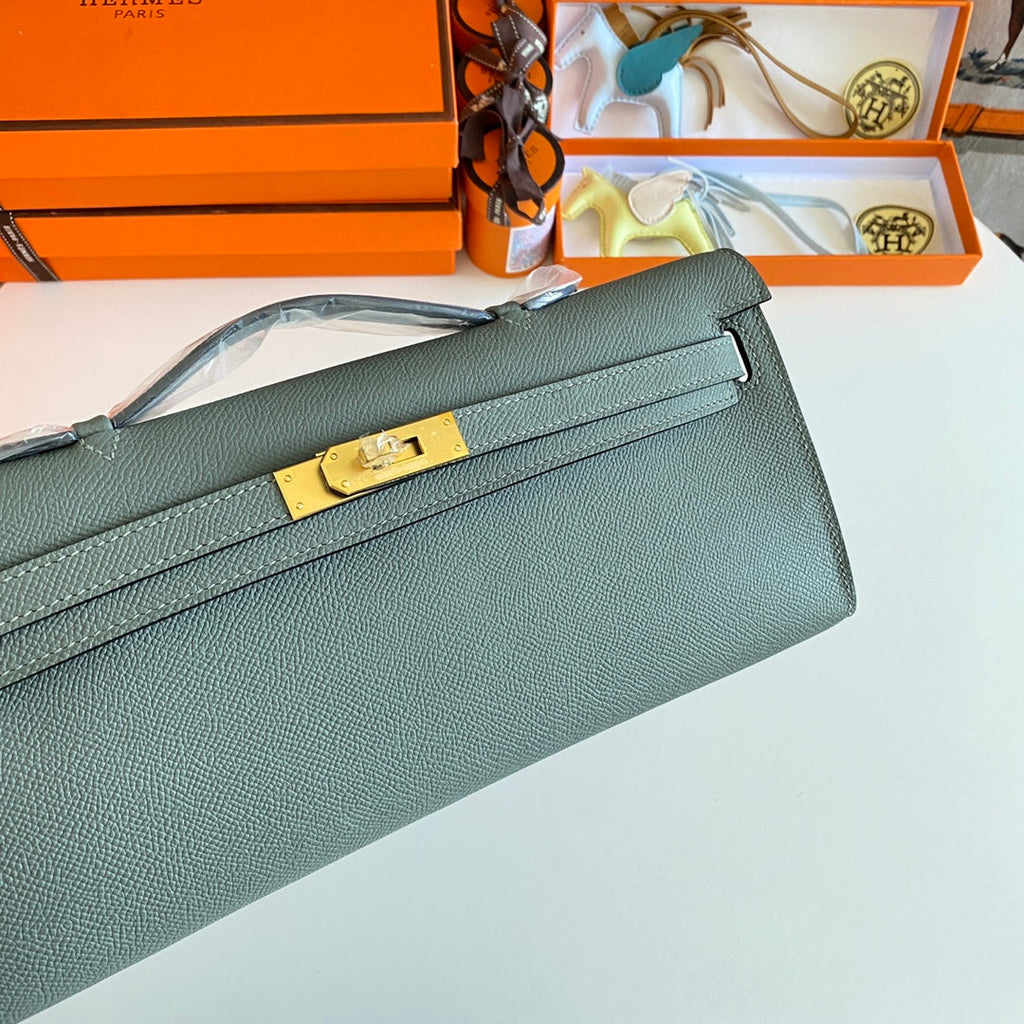 KELLY CUT 31 IN SEAFOAM GREEN CALFSKIN WITH GOLD HARDWARE