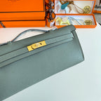 KELLY CUT 31 IN SEAFOAM GREEN CALFSKIN WITH GOLD HARDWARE
