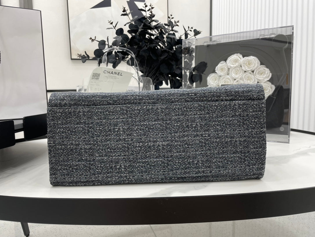 CC DEAUVILLE GROSSE 38-TOTE-TASCHE AUS SCHWARZEM CANVAS MIT GOLDENEN BESCHLÄGEN