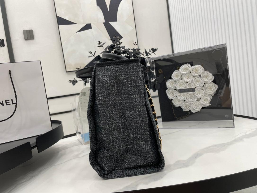 CC DEAUVILLE GROSSE 38-TOTE-TASCHE AUS SCHWARZEM CANVAS MIT GOLDENEN BESCHLÄGEN