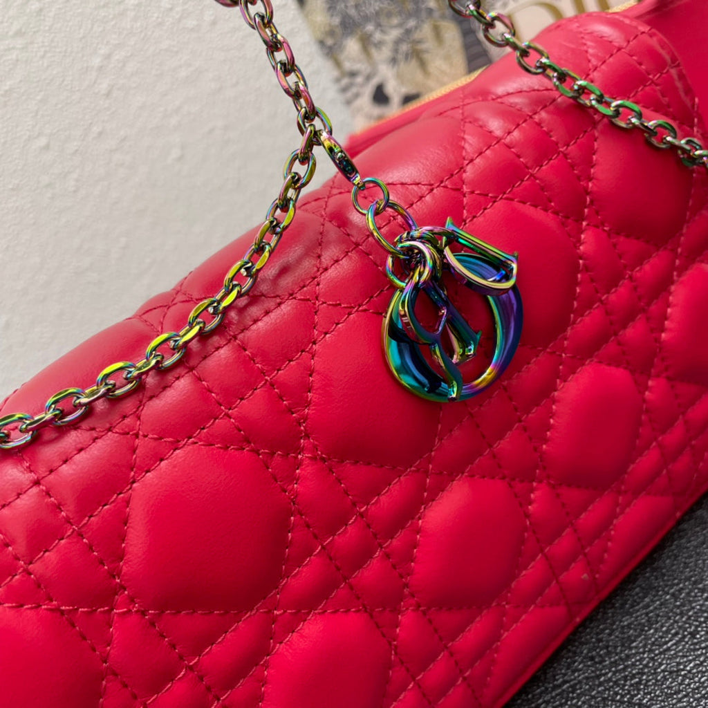 CARO SLIM POUCH 21 BAG IN KIRSCHERROTEM KALBSLEDER