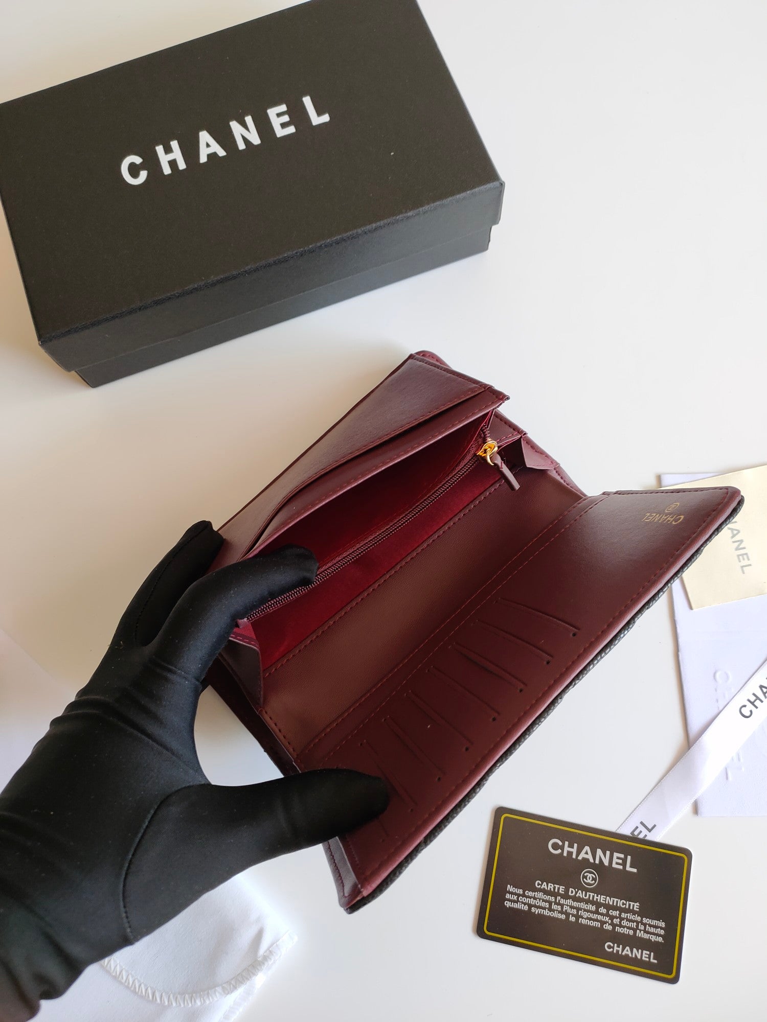 CC Reißverschluss-Handtasche 19 Schwarz Genarbtes Kalbsleder Gold Icon