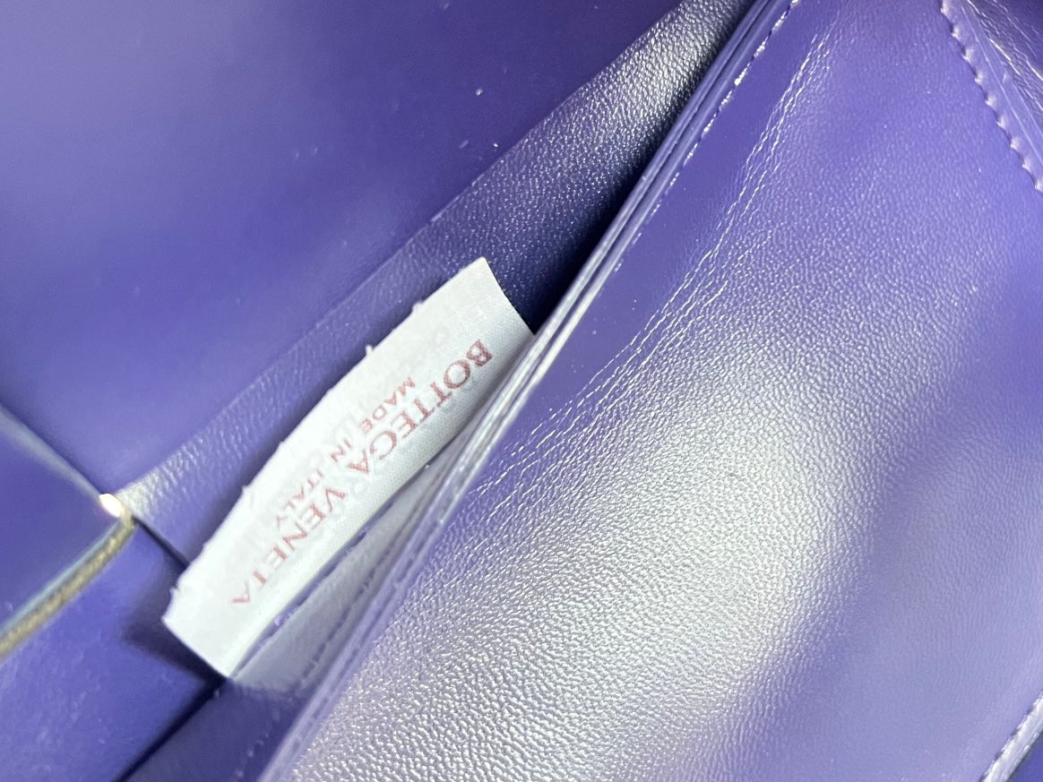 KLEINE ARCO-TASCHE 30 IN EAST BAY PURPLE LAMMLEDER