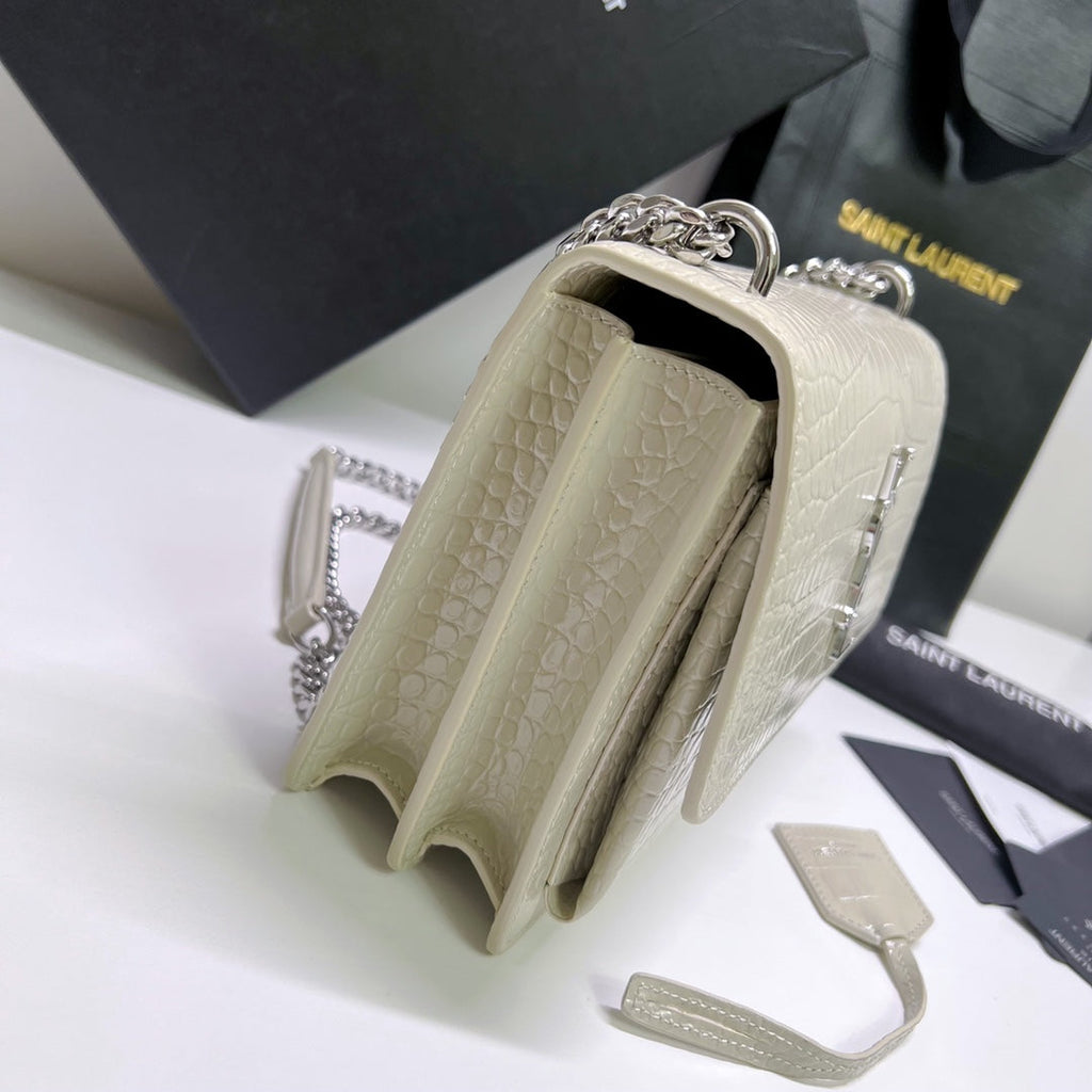 SUNSET MEDIUM 22 IN WEISSES KROKODIL-KALBSLEDER SILBERNE BESCHLÄGE