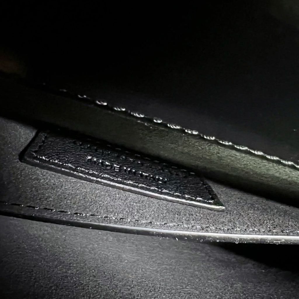 SUNSET MEDIUM 22 IN SCHWARZEM KALBSLEDER GOLDENE HARDWARE