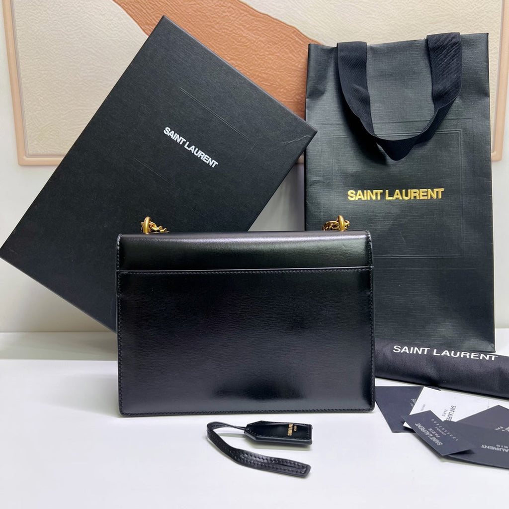 SUNSET MEDIUM 22 IN SCHWARZEM KALBSLEDER GOLDENE HARDWARE