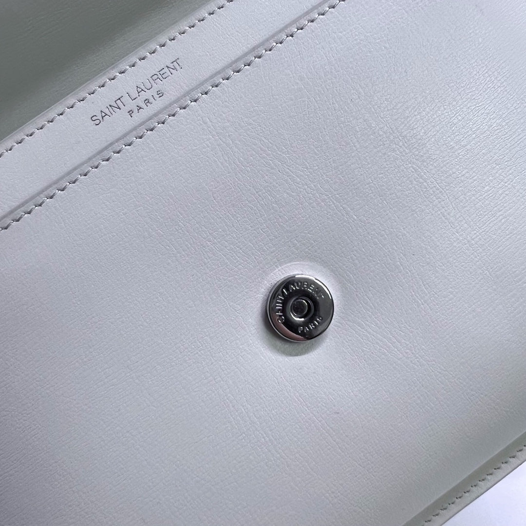 SUNSET MEDIUM 22 IN WEISSEM KALBSLEDER SILBERNE BESCHLÄGE