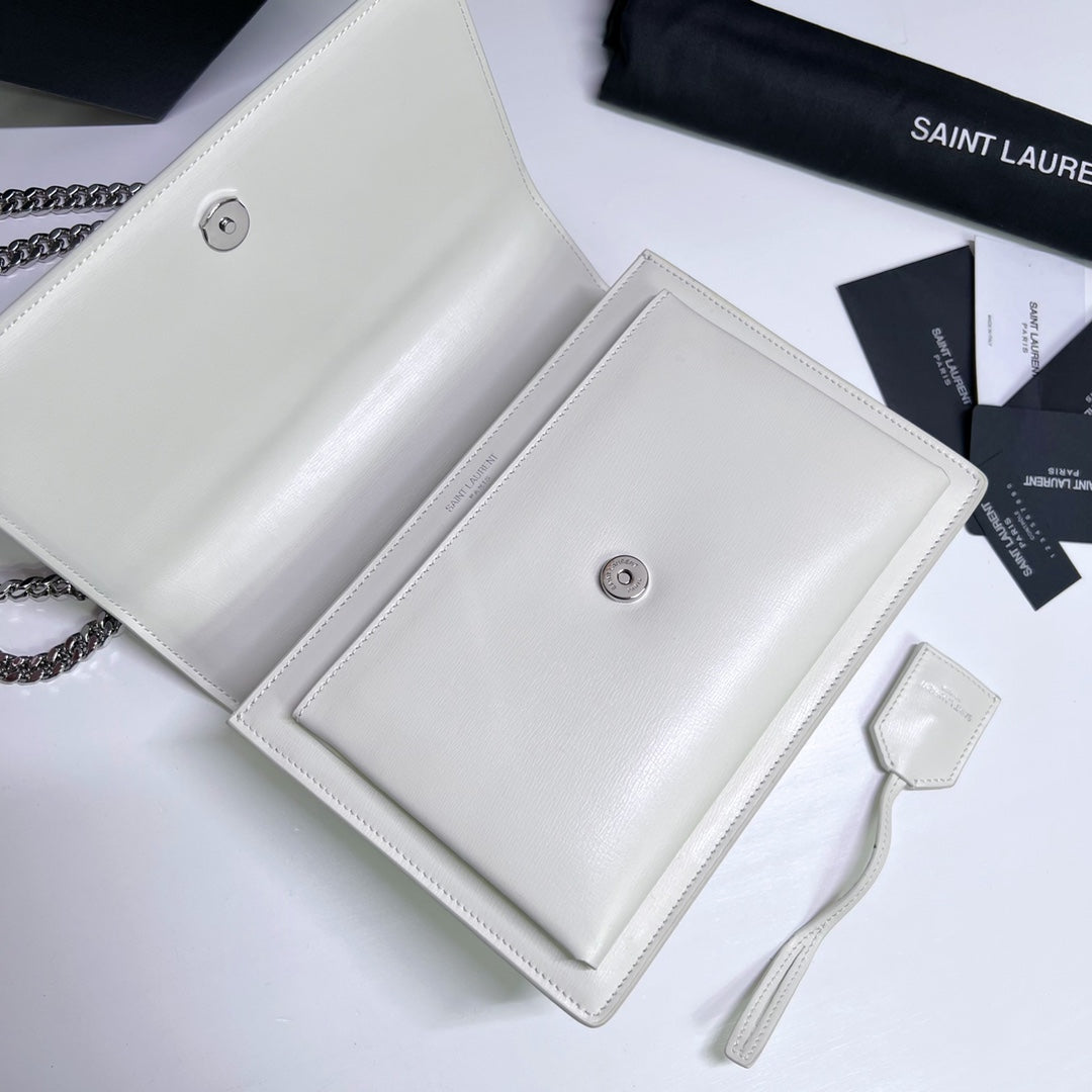 SUNSET MEDIUM 22 IN WEISSEM KALBSLEDER SILBERNE BESCHLÄGE