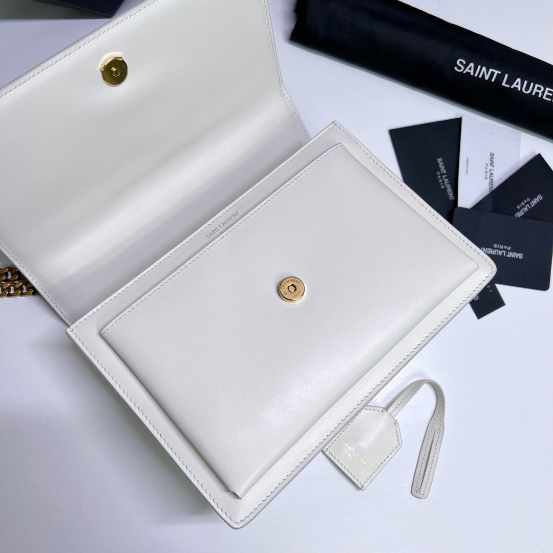 SUNSET MEDIUM 22 IN WEISSEM KALBSLEDER GOLDENE BESCHLÄGE