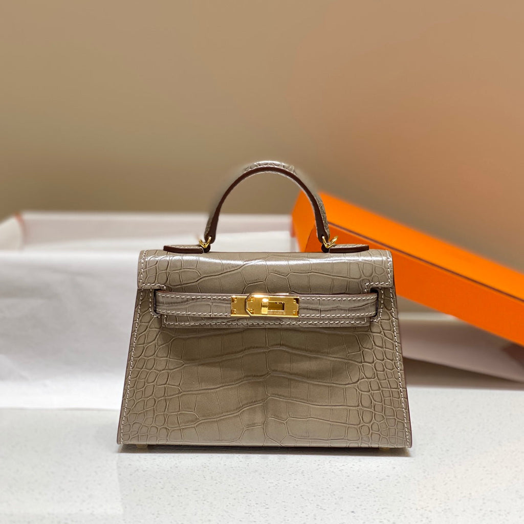 HERMES 25S MINI KELLY 19 IN MOCHA BRAUNEM KALBSLEDER GOLDENE BESCHLÄGE