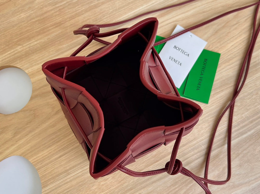 KLEINER KASSETTEN-BUCKET 18 ZOLL BURGUNDERROTES KALBSLEDER