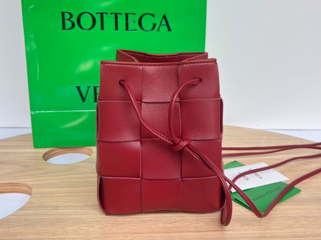 KLEINER KASSETTEN-BUCKET 18 ZOLL BURGUNDERROTES KALBSLEDER