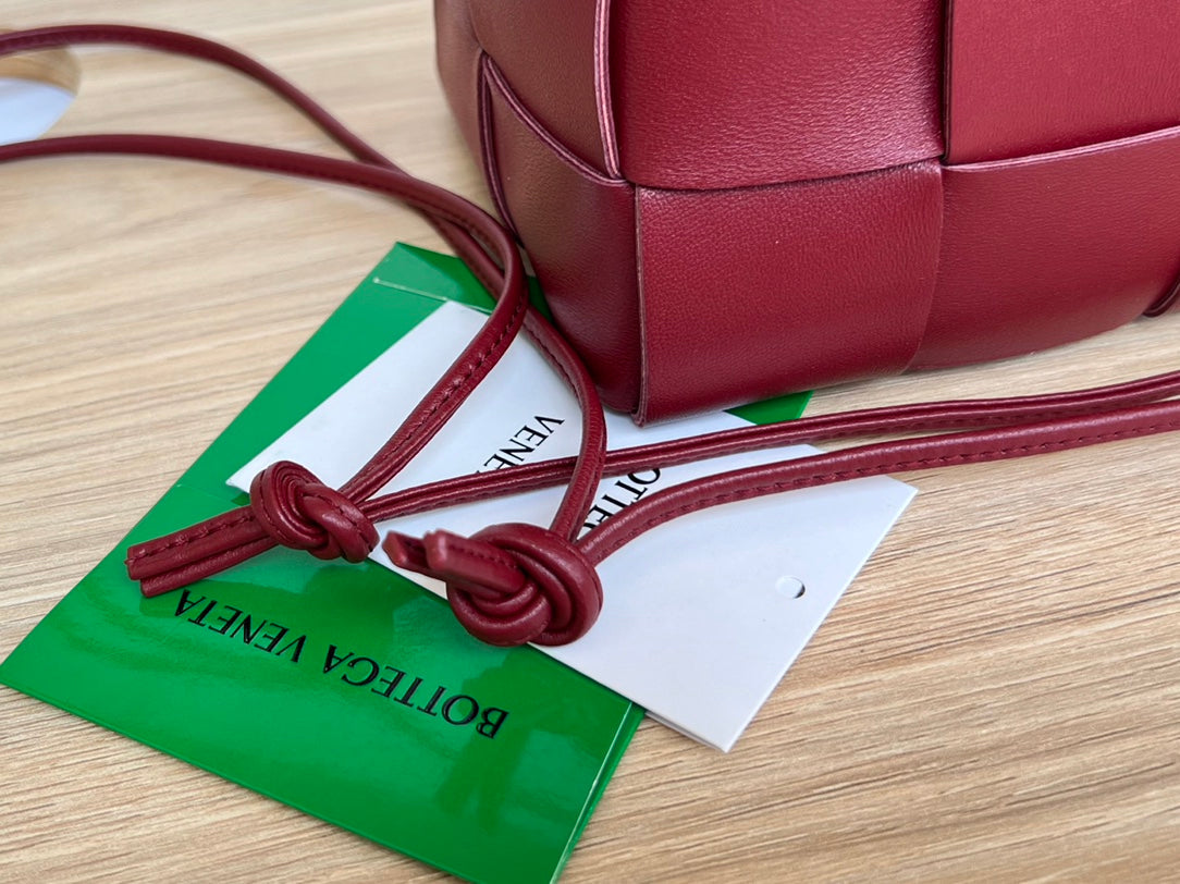 KLEINER KASSETTEN-BUCKET 18 ZOLL BURGUNDERROTES KALBSLEDER