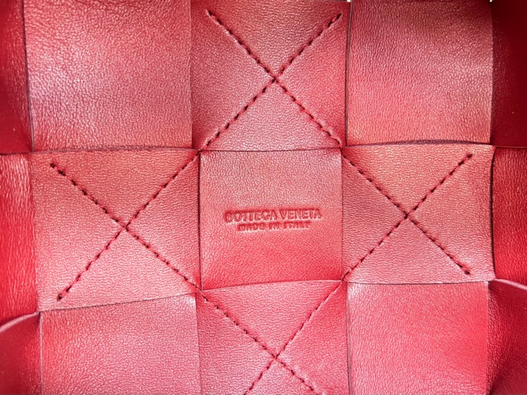 KLEINER KASSETTEN-BUCKET 18 ZOLL BURGUNDERROTES KALBSLEDER