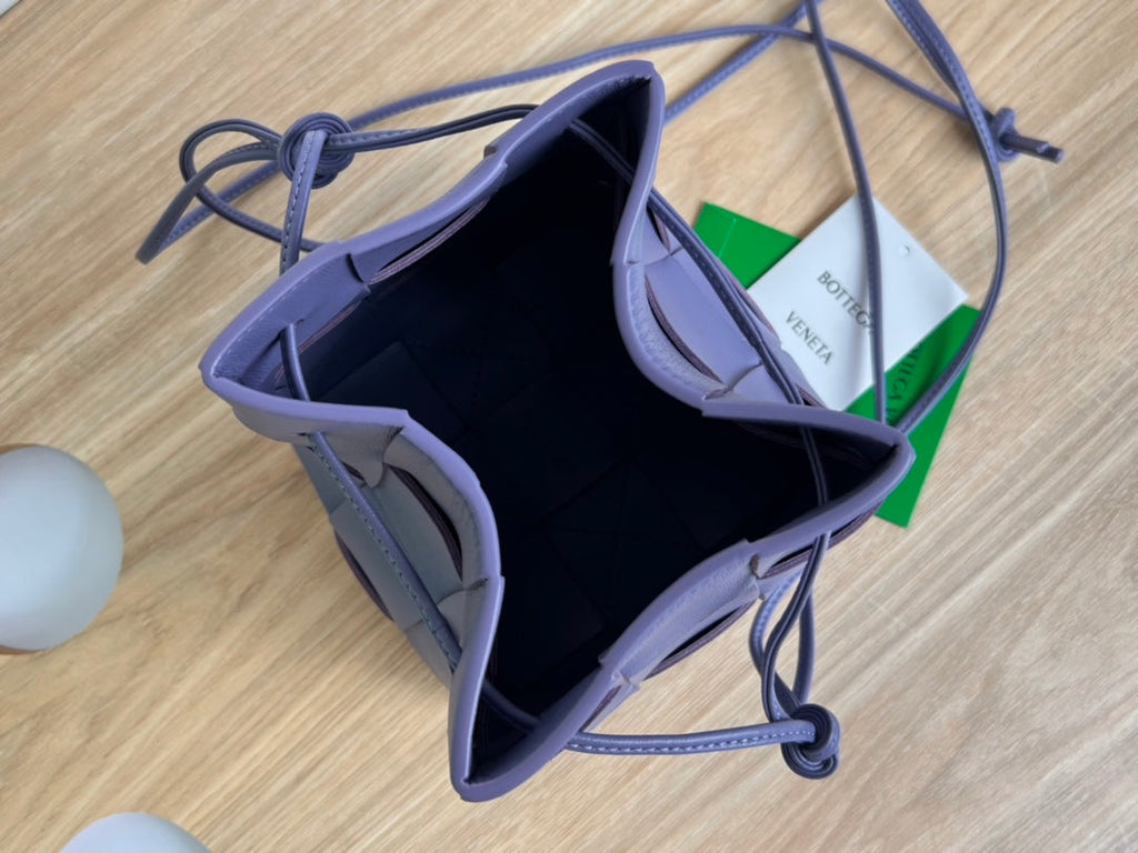 KLEINER KASSETTEN-BUCKET 18 ZOLL ULTRA VIOLETT KALBSLEDER