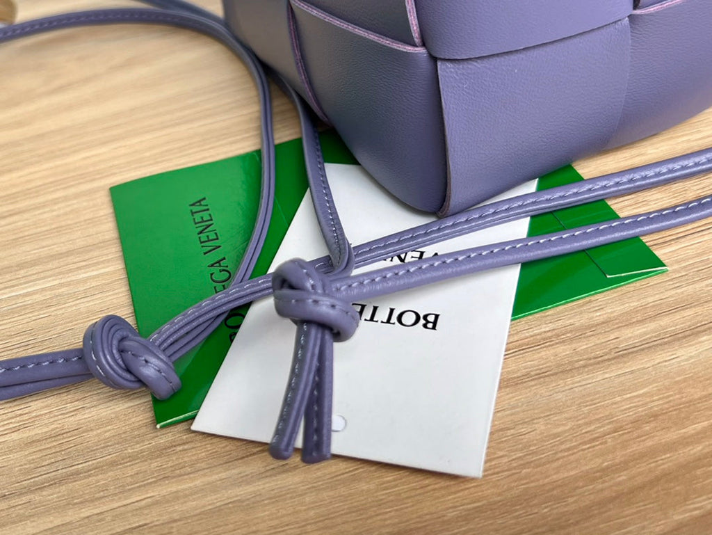 KLEINER KASSETTEN-BUCKET 18 ZOLL ULTRA VIOLETT KALBSLEDER