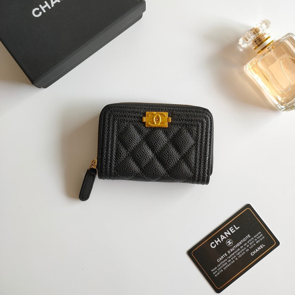 CC BOY ZIP MÜNZGELDBÖRSE 11,5 SCHWARZES GENARBINETTES KALBSLEDER GOLD ICON