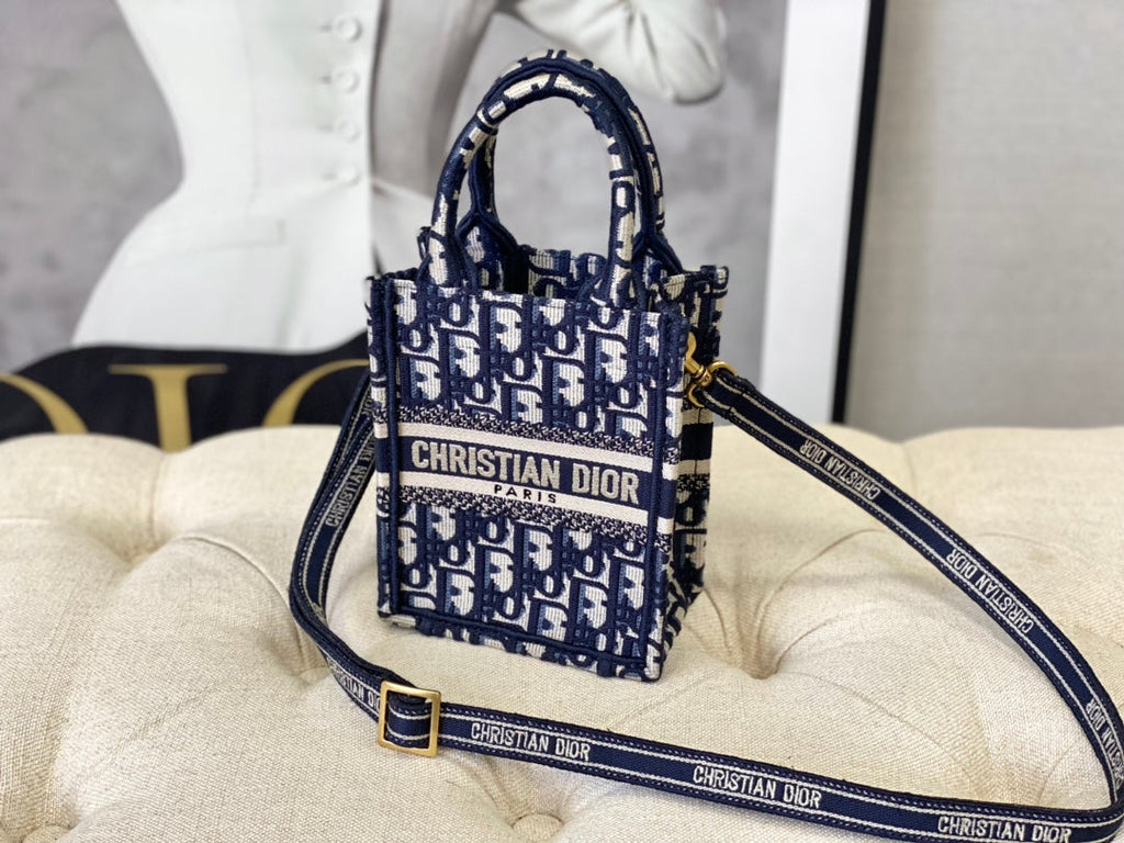 LADY 18 TASCHE IN BLAUEM OBLIQUE-JACQUARD