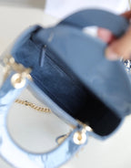 LADY 17 IN HIMMELSBLAU MIT CANNAGE-MUSTER