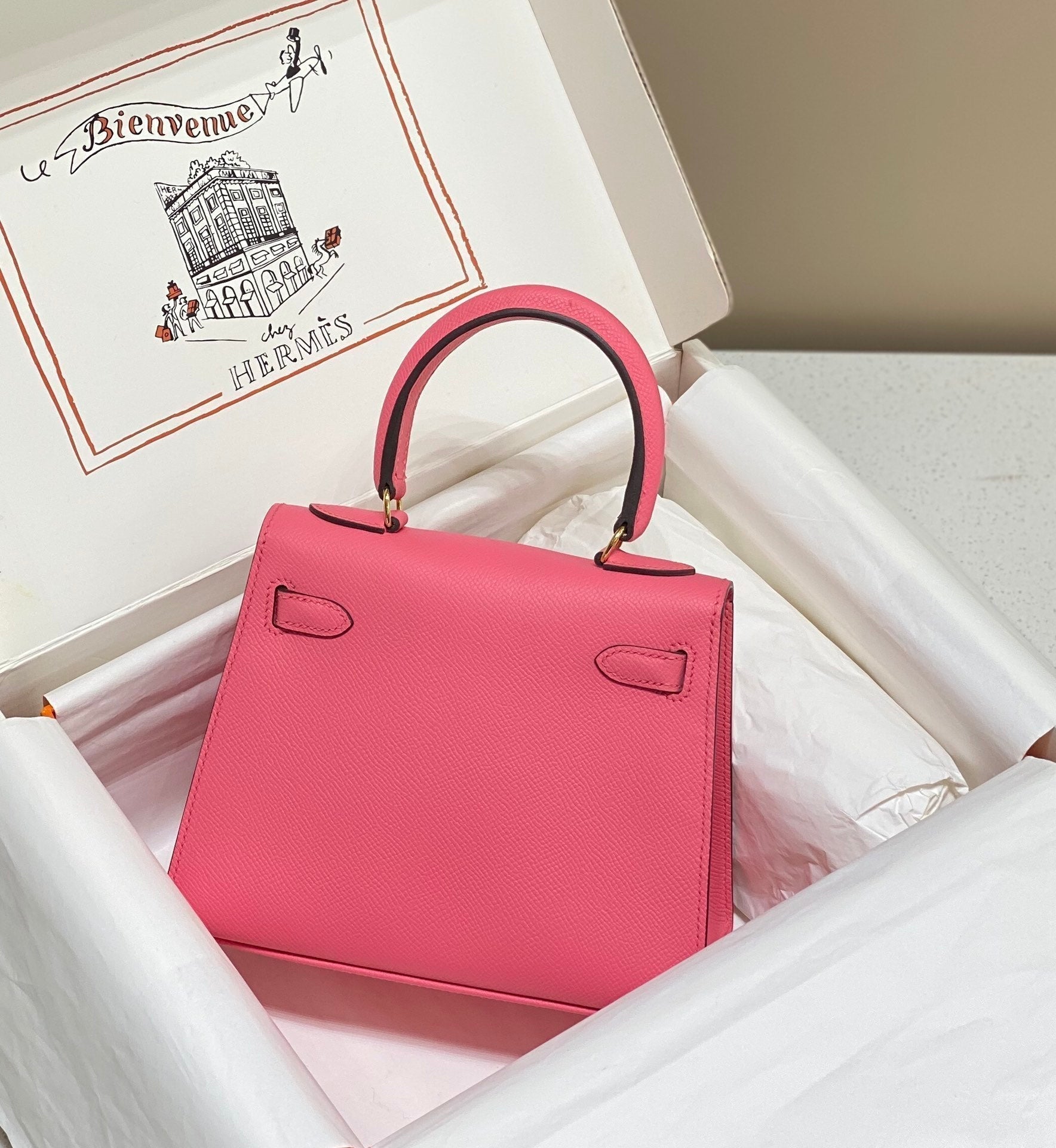 KELLY MINI 20 TASCHE IN WASSERMELONEN-ROSA KALBSLEDER MIT GOLDENEN BESCHLÄGEN (AUF BESTELLUNG GEFERTIGT)