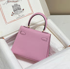 KELLY MINI 20 TASCHE AUS BABYROSA KALBSLEDER MIT GOLDENEN BESCHLÄGEN (AUF BESTELLUNG GEFERTIGT)