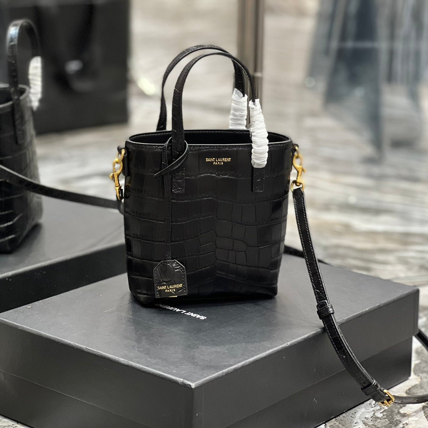 MINI SPIELZEUG-EINKAUFSORTE 45,7 CM, SCHWARZES KALBSLEDER MIT KROKODILGEDRUCK