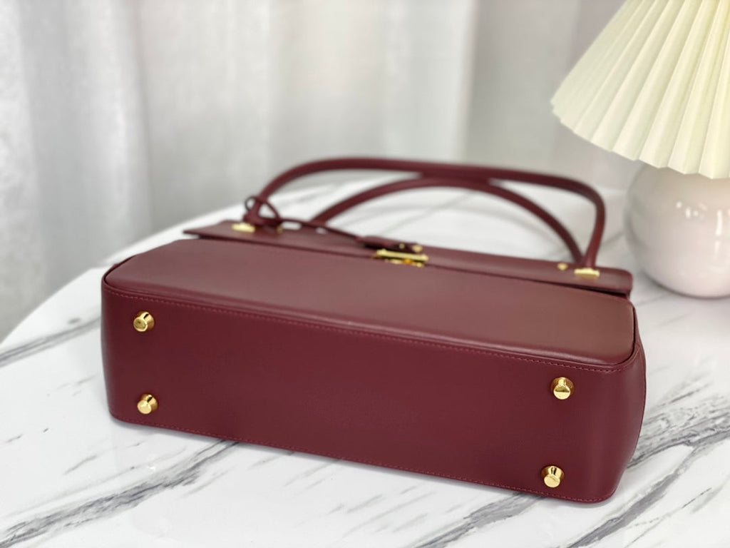 PARISIENNE 30 HANDTASCHE IN MAULBEERLILA GLATTEM KALBSLEDER