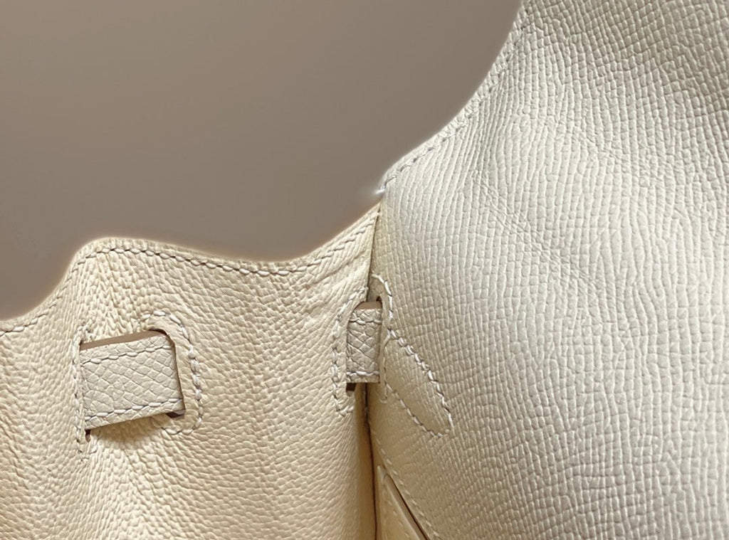 KELLY MINI 20 TASCHE AUS WEISSEM KALBSLEDER MIT GOLDENEN BESCHLÄGEN (AUF BESTELLUNG GEFERTIGT)