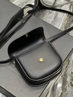 KAIA KLEINE 18 HANDTASCHE AUS SCHWARZEM KALBSLEDER